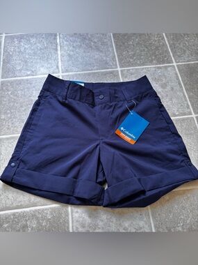 Columbia Women's Navy Roll-Cuff Performance Shorts